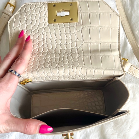 JW PEI crossbody purse - Picture 4 of 5